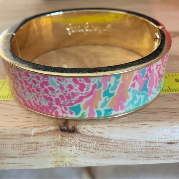 Lilly Pulitzer Jewelry - Lillie Pulitzer bangle bracelet. Pinks and green abstract pattern.